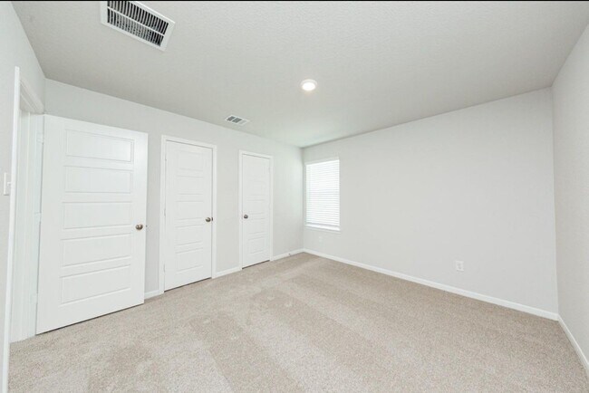 Building Photo - 15634 Buffalo Mdw Ct