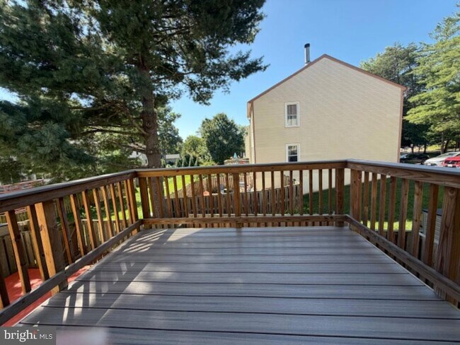 Building Photo - 5406 New London Dr