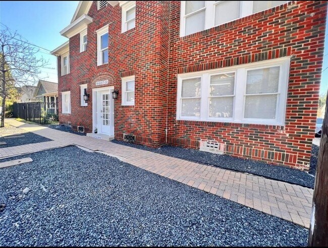Primary Photo - 2021 Kane St