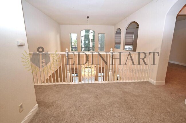 Building Photo - 11348 N Via Ventana Way