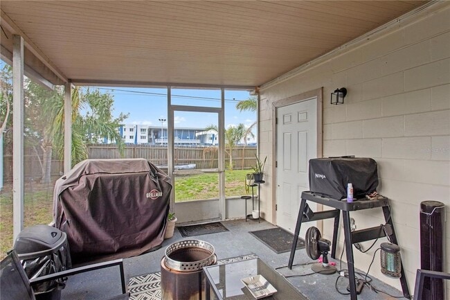 Building Photo - 4215 W Bay Vista Ave