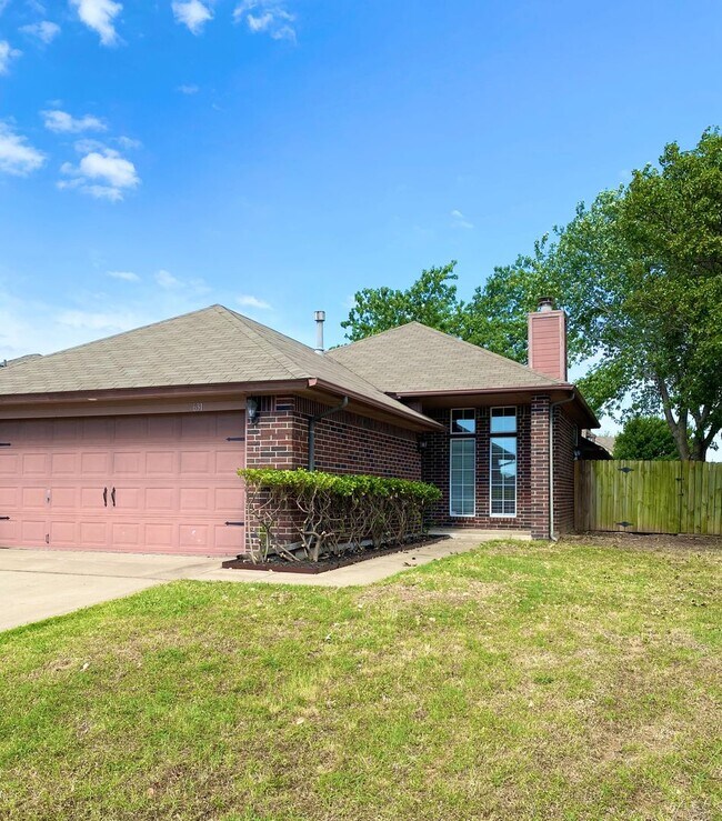 Building Photo - 631 Stoneridge Dr