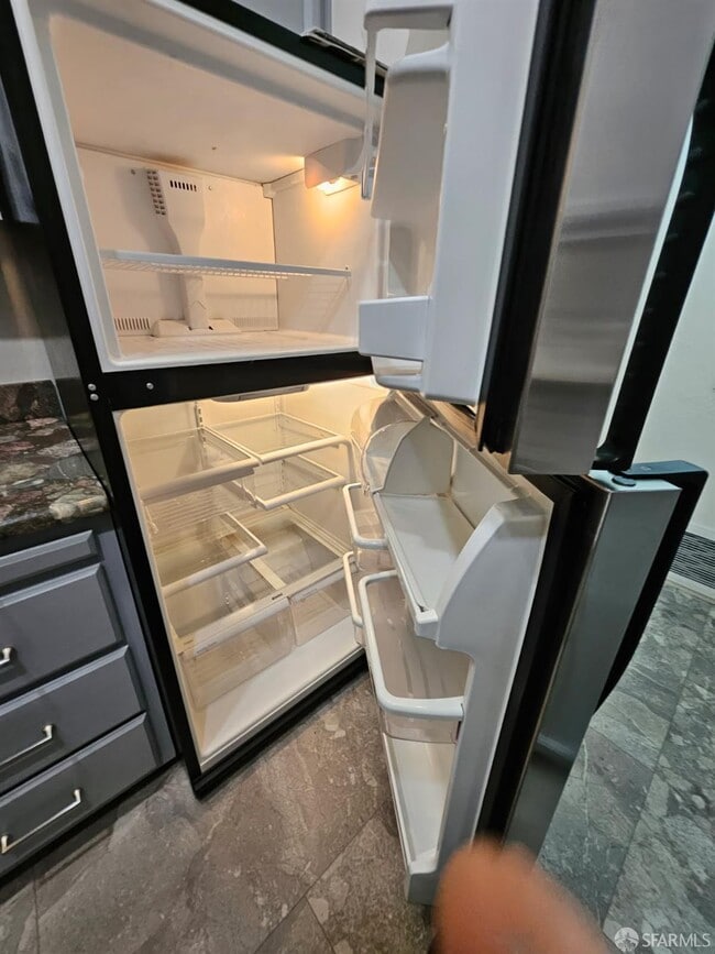 Building Photo - 8763 Mountain Blvd