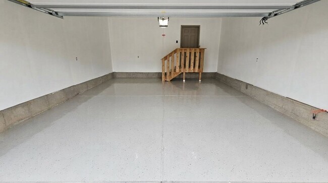 Building Photo - 110 W 930 N
