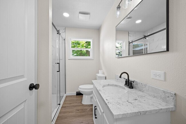 Building Photo - Gorgeous North Side Home With Shop!