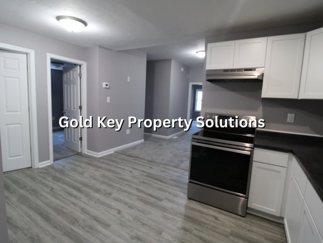Building Photo - Fully Renovated 3 BR 2 BA House with Upgraded Appliances (NO SECTION 8)