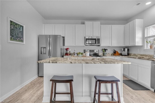 Building Photo - 106 Village Pointe Dr