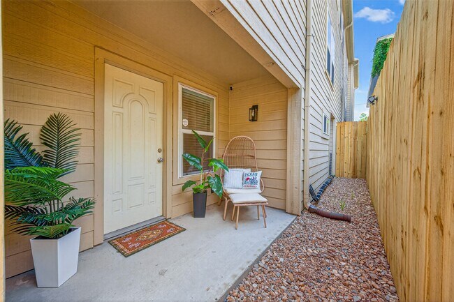 Building Photo - 1505 Wentworth St