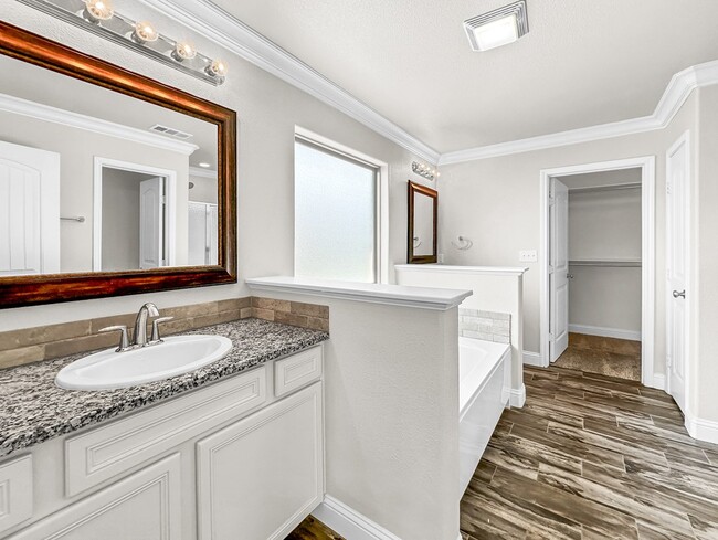 Building Photo - 9603 Mojave Ave