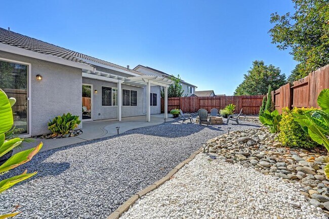 Building Photo - 238 St Tropez Ln