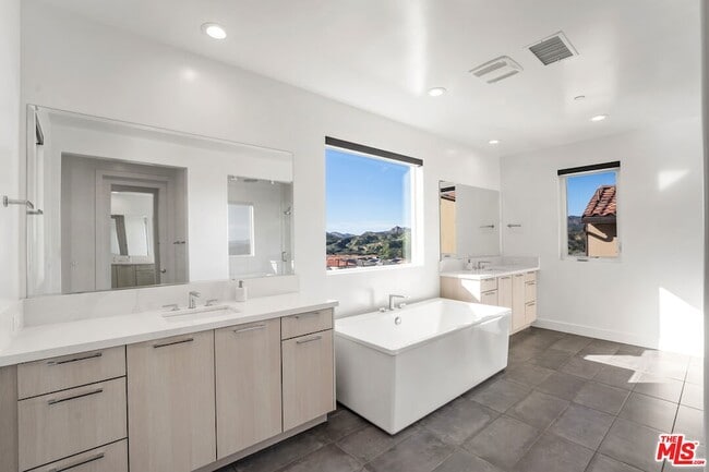 Building Photo - 20712 Deer Grass Ct