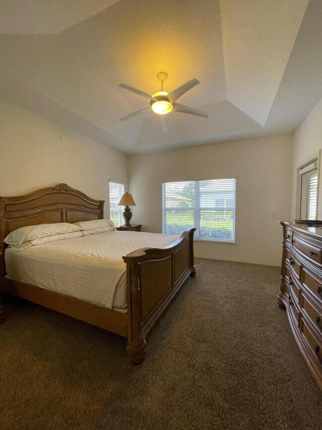 Building Photo - 1833 Pelican Dr