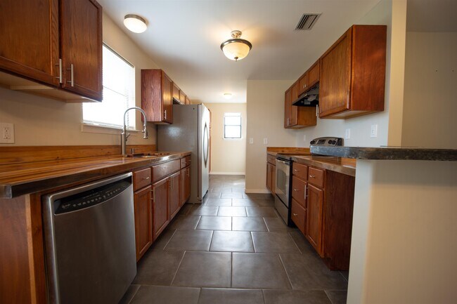 Building Photo - 6498 Brevard St