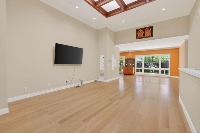 Building Photo - 18270 Baylor Ave