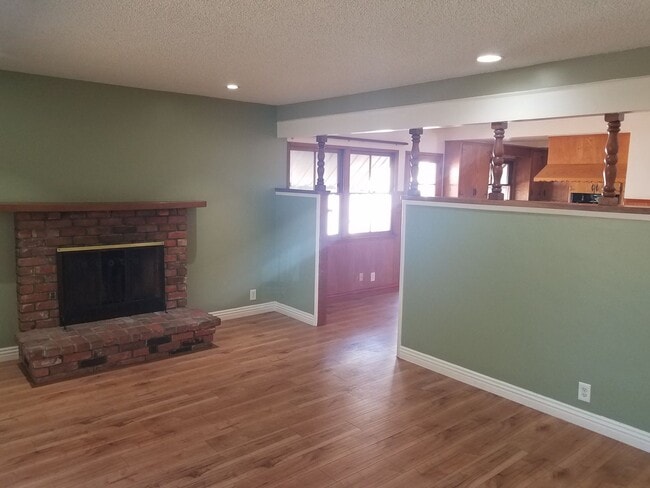 Building Photo - 4 Bedroom Mid-Century Classic Fullerton Ho...