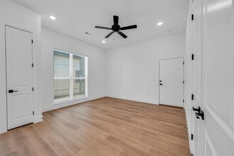 Building Photo - 1601 Mustang Dr