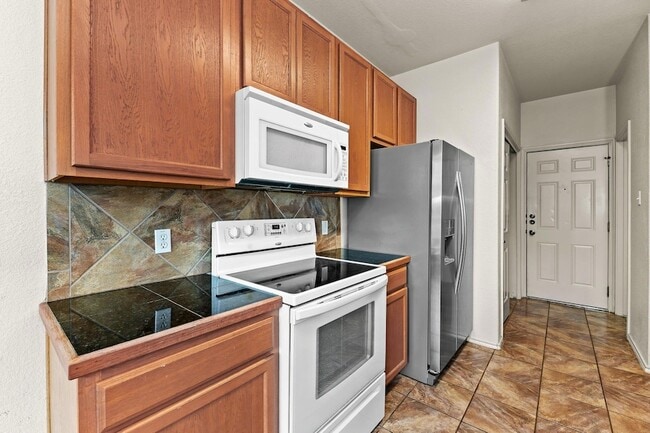 Building Photo - 2410 Great Oaks Dr