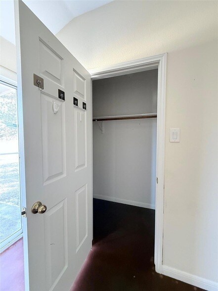 Building Photo - 8621 Talyne Chaise Cir