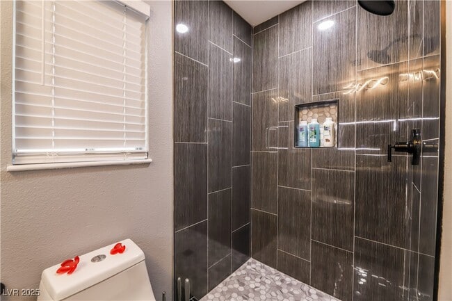 Building Photo - 5301 Opuntia St