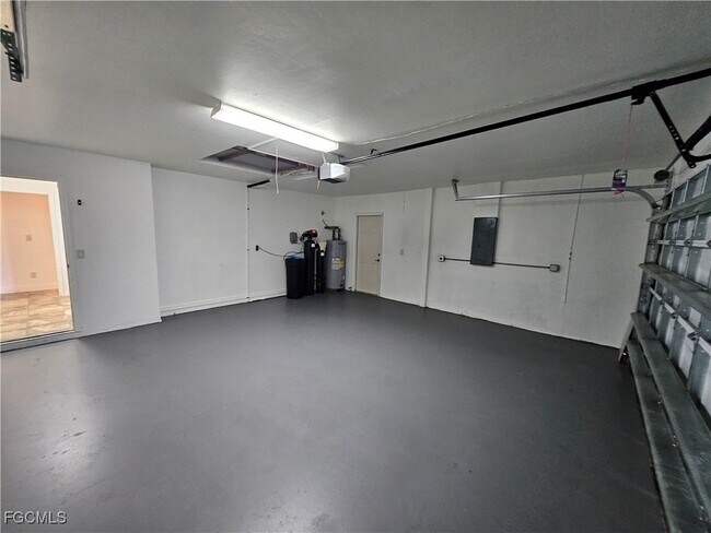 Building Photo - 713 Palmetto Ave