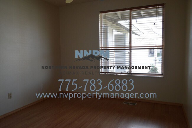 Building Photo - 4 Bed ~ 2 Bath ~ Large Home on Corner lot off of S McCarren in Donner Springs Neighborhood~ FOR RENT