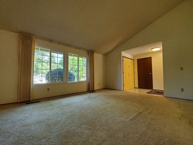 Building Photo - Prime Redmond Rambler 3 Bed/Large Yard