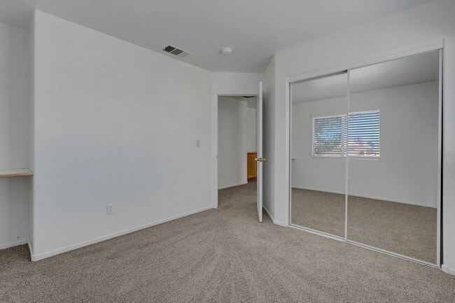Building Photo - 193 Chadwell Ct