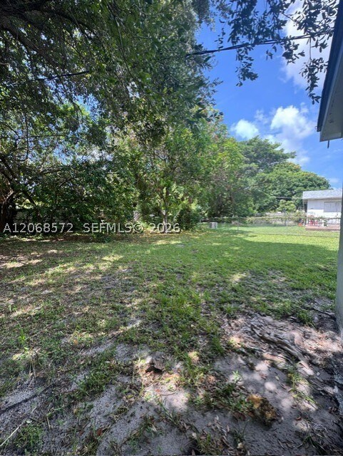 Building Photo - 4130 SW 25th St