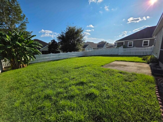 Building Photo - 2521 Lantana Ln