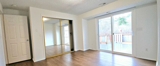 Building Photo - Beautiful 5- bedroom home near TCC