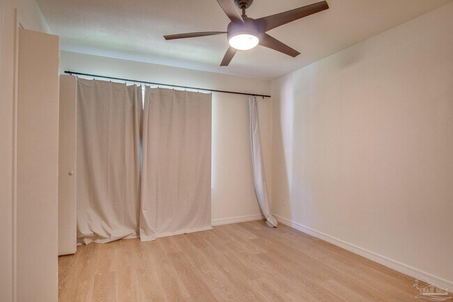 Building Photo - 174 Emmons Ln