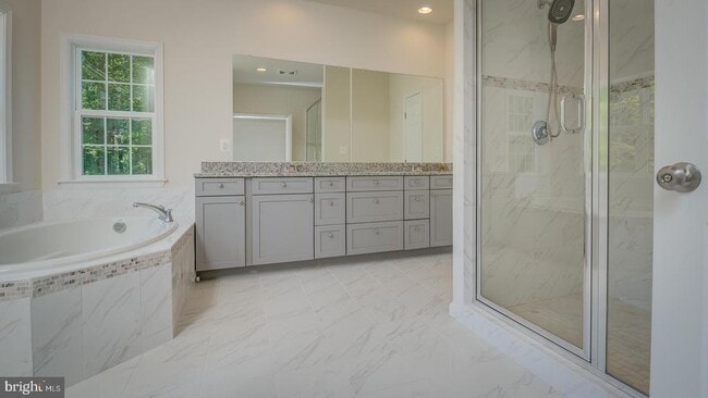 Building Photo - 8371 Jill Brenda Ct