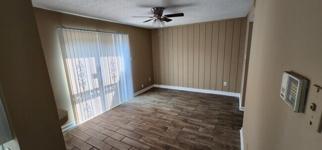Building Photo - 5265 Chatfield Dr