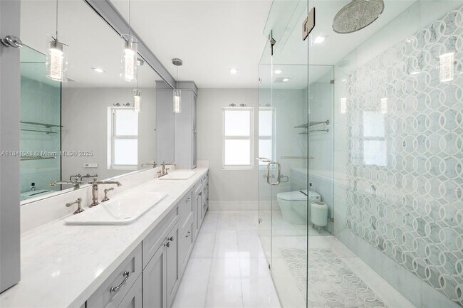 Building Photo - 6561 Marlin Dr