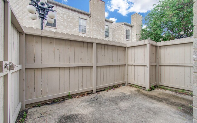 Building Photo - 3088 Holly Hall St