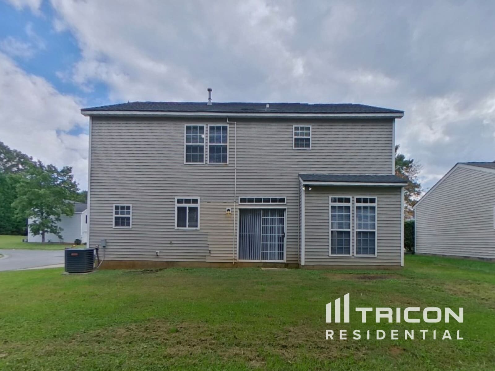 Building Photo - 1051 Hipp Rd
