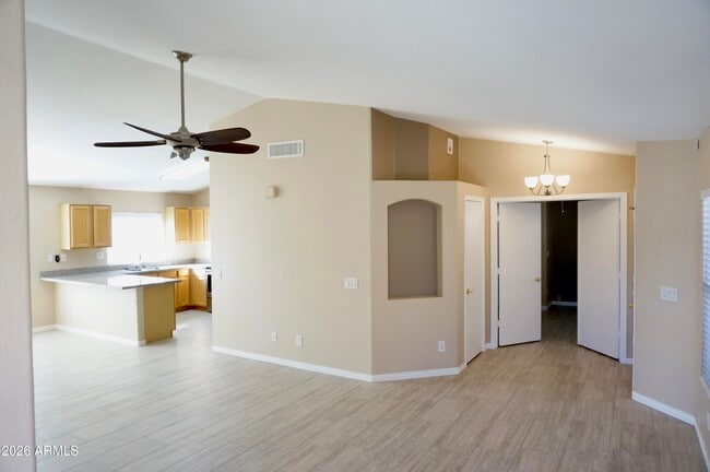 Building Photo - 3033 E Hononegh Dr