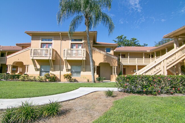 Building Photo - 4807 Via Palm Lakes Via