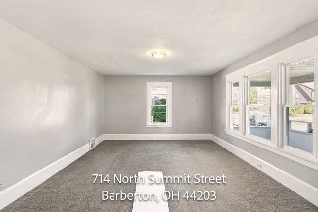 Building Photo - Three bedroom two bathroom home for rent