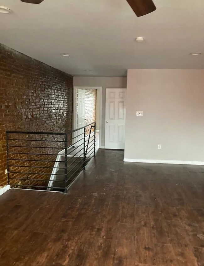 Building Photo - Beautifully Updated 2 Bedroom, 2 Bathroom Single-Family Home