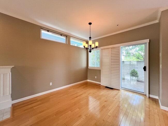 Building Photo - Charming Napa Condo in Quiet Court Setting