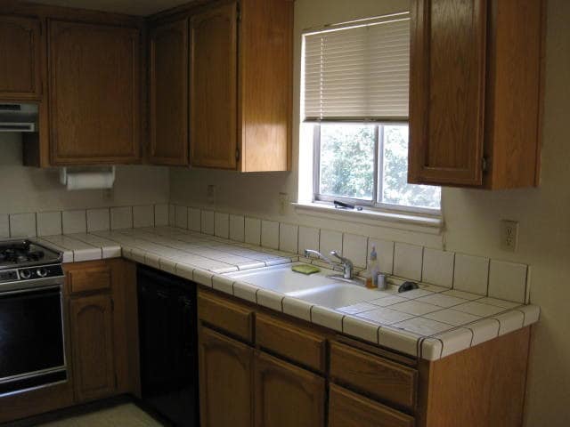 Building Photo - 3 Bedroom close to PV High School