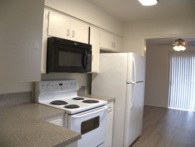 Building Photo - 1007 Girard St