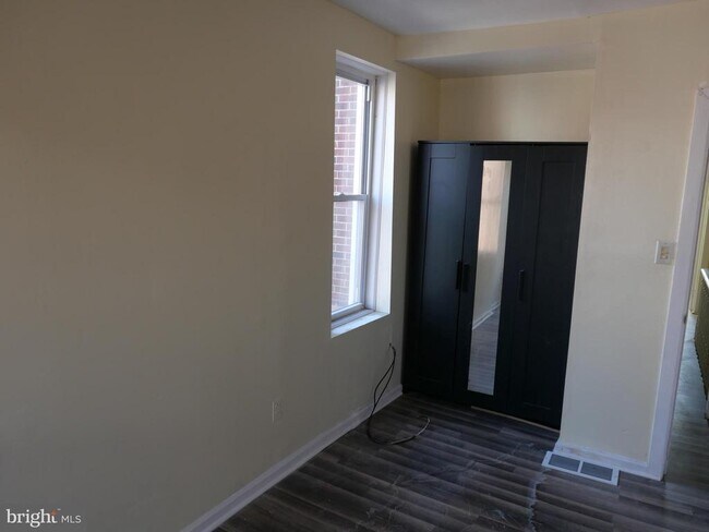 Building Photo - 4033 Filbert St