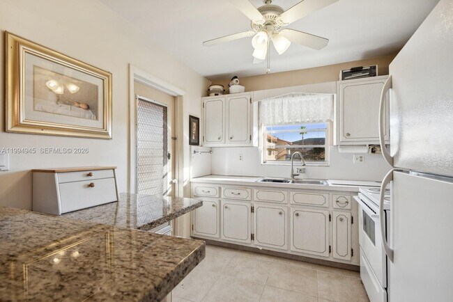 Building Photo - 5300 Washington St