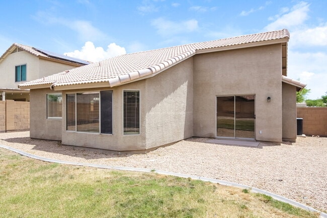 Building Photo - 3910 N 125th Dr