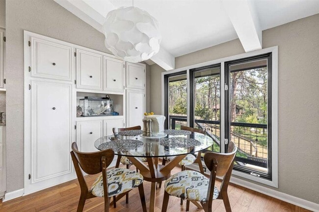 Building Photo - Price reduction on this beautiful family home with the best views in the city!  $3950/mo!!