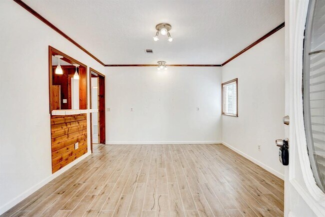 Building Photo - 301 Tatum Rd