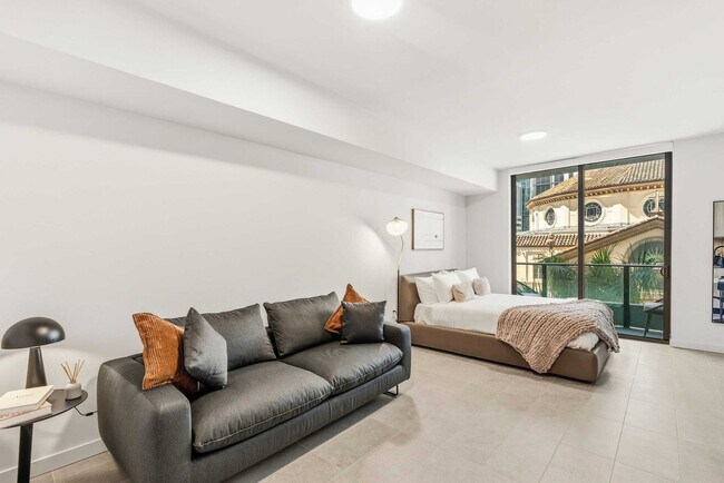 Building Photo - 121 NE 5th St