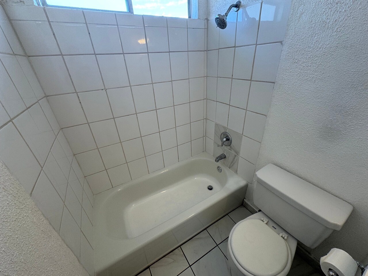 Building Photo - 4023 W 141st St